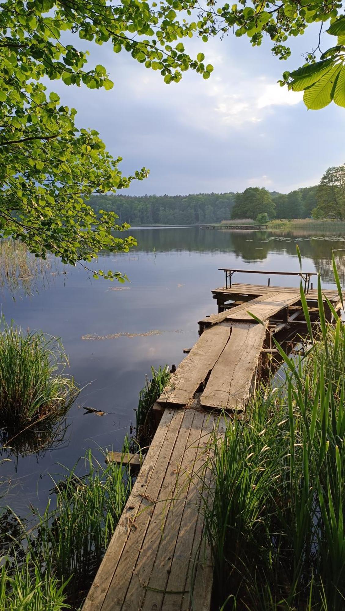 Szary Domek Nad Jeziorem Kolczewo Exterior photo